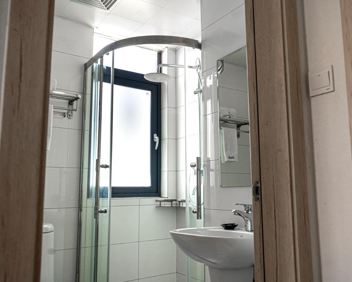 Phoenix Apartment By Link Kigali Buitenkant foto